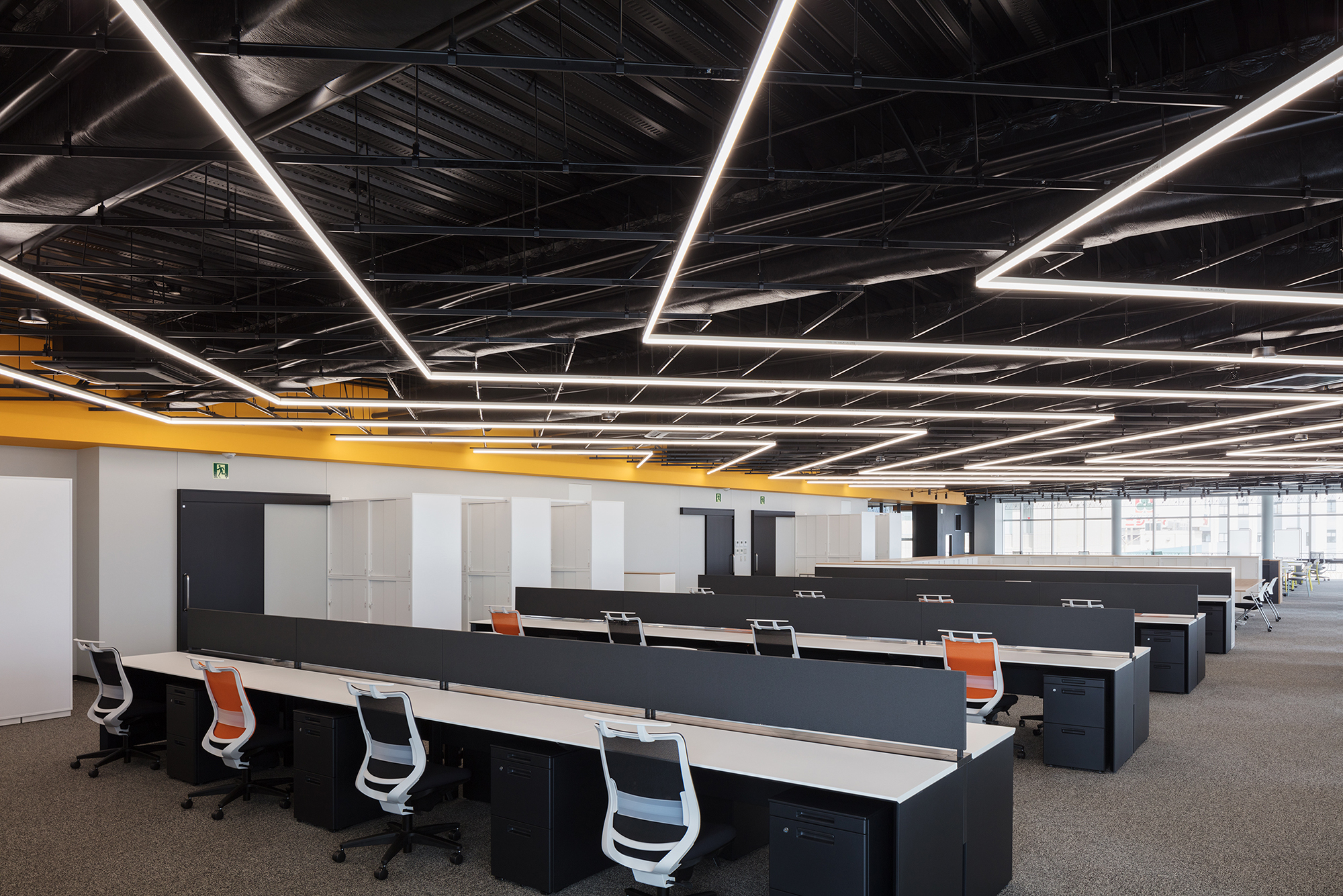 西原商会本社ビル CORE（4階オフィス）（撮影：針金建築写真事務所）