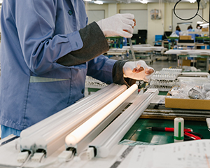 人は判断と調整が必要な工程に集中