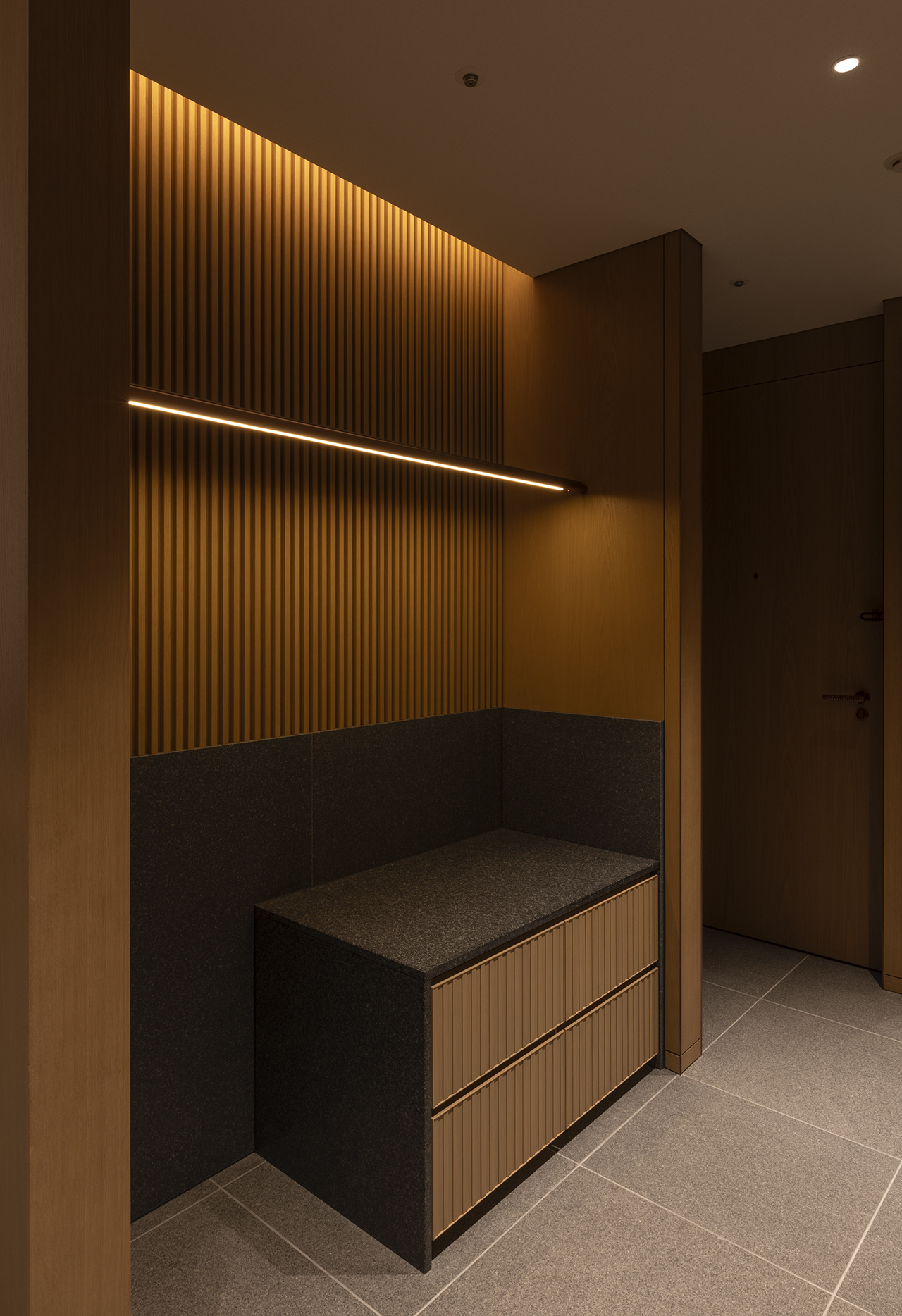 目立たず納めるXC-LED2（パティーナ大阪／撮影：スタジオマップ　前田誠士）